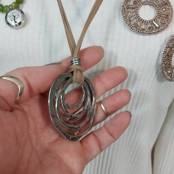 3363 Leather Strap Necklace, Earrings and Locket Bracelet Set. - Picture 3 of 8